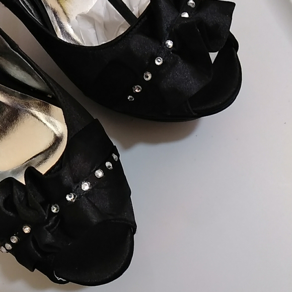 Liliana Autumn Black High Stilettos Heel Platform Rhinestone Ruffled Shoes - Picture 7 of 7